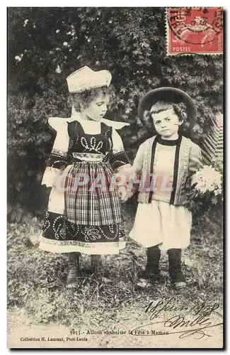 Cartes postales Folklore Allons souhaiter la fete a Maman Enfants