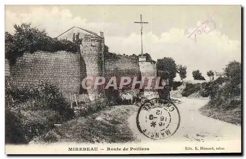 Ansichtskarte AK Chateau Mirebeau Route de Poitiers