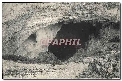 Cartes postales Grotte Grottes Fontaine de Vaucluse Le gouffre pendant les basses eaux