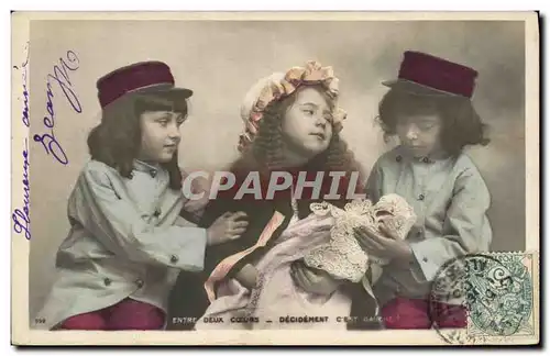 Ansichtskarte AK Fantaisie Enfant Poupee Entre deux coeurs Decidement c&#39est gauche