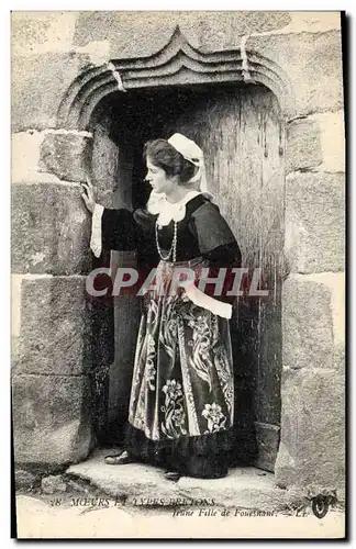 Cartes postales Folklore Jeune fille de Fouesnant