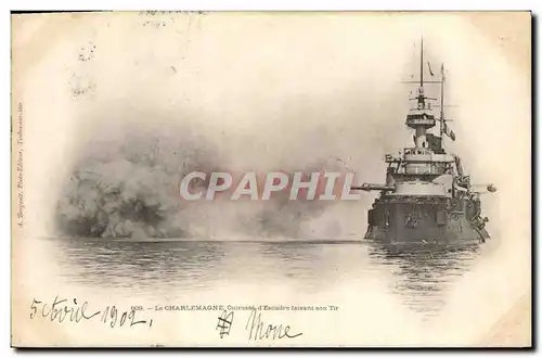 Cartes postales Bateau de Guerre Le Charlemagne Cuirasse d'escadre faisant son tir