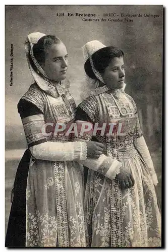 Ansichtskarte AK Folklore Briec Environs de Quimper Costumes des grandes fetes