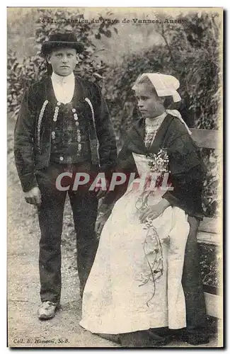 Ansichtskarte AK Folklore Maries du pays de Vannes Auray