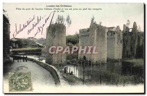 Ansichtskarte AK Chateau Lussac les Chateaux Piles du pont de l'ancien chateau et vue est prise au pied des rempa
