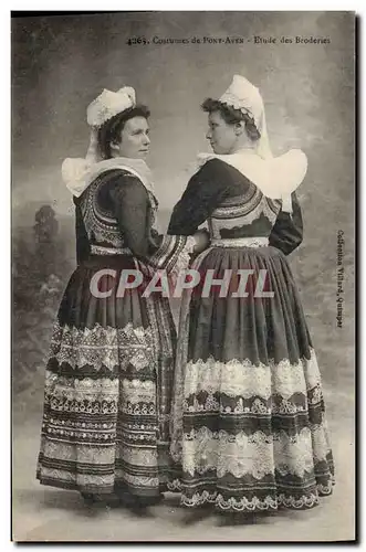 Cartes postales Folklore Costumes de Pont Aven Etude des broderies