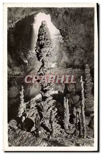 Cartes postales Grotte Grottes Aven d'Orgnac Stalagmite en forme de pomme de pin