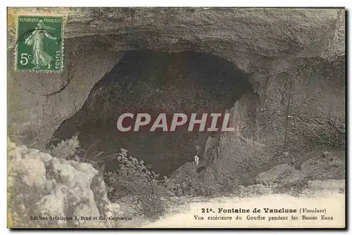 Cartes postales Grotte Grottes Fontaine de Vaucluse Vue exterieure du gouffre pendant les basses eaux