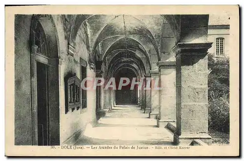 Cartes postales Dole Les arcades du Palais de Justice