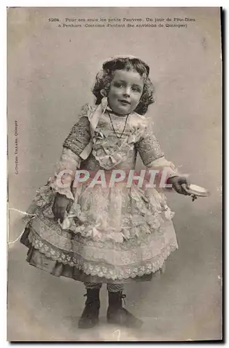 Cartes postales Folklore Pour ses amis les petits pauvres Un jour de fete Dieu a Penhars Costume d'enfant des en