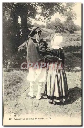Cartes postales Folklore Paludiers en costumes de maries