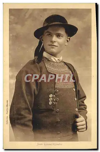 Cartes postales Folklore Jeune homme bigouden