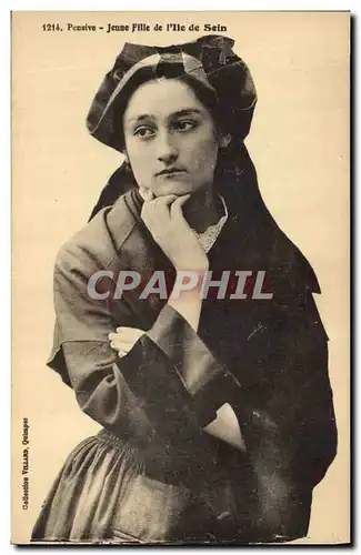 Cartes postales Folklore  Pensive Jeune Fille de l'Ile de Sein