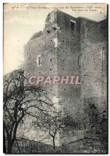 Cartes postales Vieux Remparts La Tour du Gouverneur (XIII siecle) Vue dans les Fosses