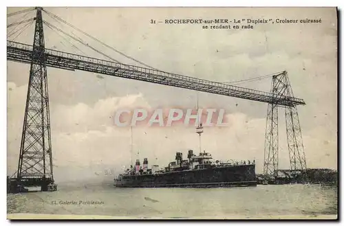 Ansichtskarte AK Bateau de guerre Rochefort sur Mer Le Dupleix Croiseur Cuirasse se rendannt en rade