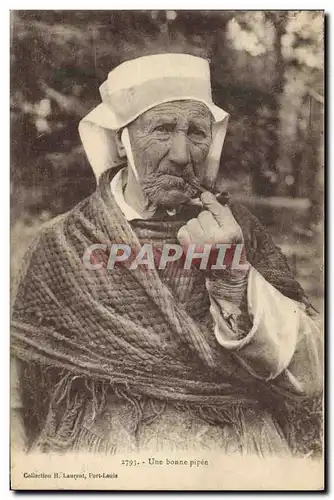 Cartes postales Folklore Une bonne pipee