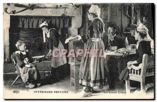 Cartes postales Folklore Interieurs Bretons Les bonnes crepes