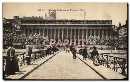 Cartes postales Lyon Le Palais de Justice et Pont du Palais