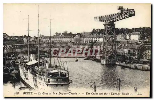 Cartes postales Bateau de guerre Brest La grue et le Duguay Trouin