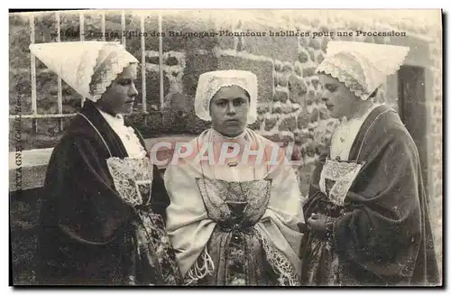Cartes postales Folklore Jeunes filles de Brigognan Plouneour habillees pour une procession
