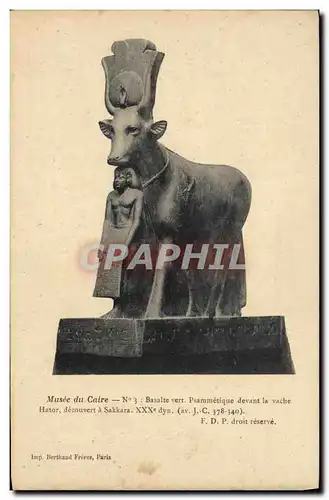 Cartes postales Egypt Egypte Musee du Caire Psammetique devant la vache Hator decouvert a Sakkara