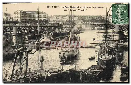 Ansichtskarte AK Bateau de guerre Brest Le pont national ouvert pour le passage du Duguay Trouin