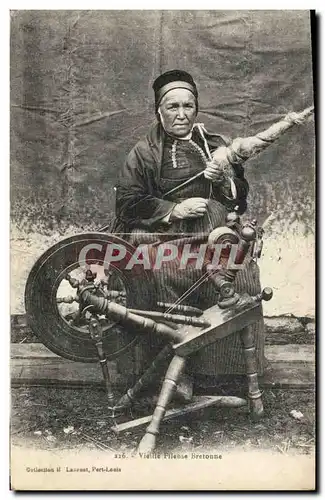 Cartes postales Folklore Vieille fileuse Bretonne