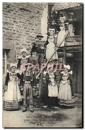 Cartes postales Folklore Une noce a Pont Aven Depart pour l'eglise Mariage