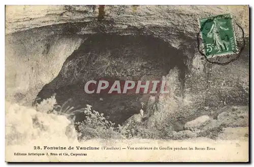 Cartes postales Grotte Grottes Fontaine de Vaucluse Vue exterieure du gouffre pendant les Basses Eaux