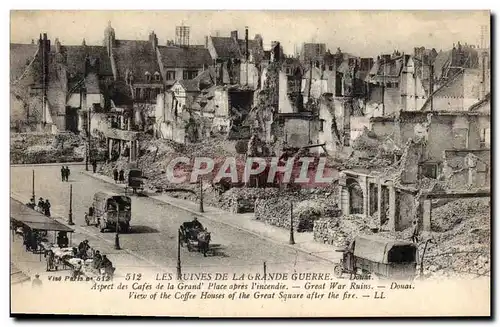 Cartes postales Militaria Douai Aspect des cafes de la grand place apres l'incendie