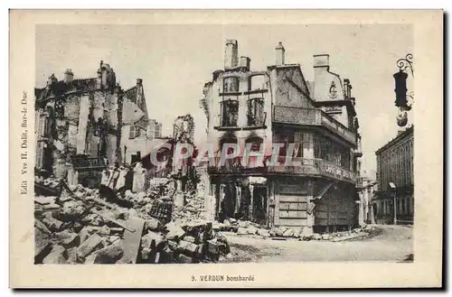 Cartes postales Militaria Verdun bombarde