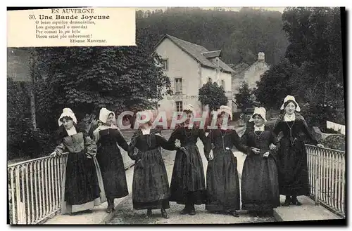 Cartes postales Folklore En Auvergne Une bande joyeuse
