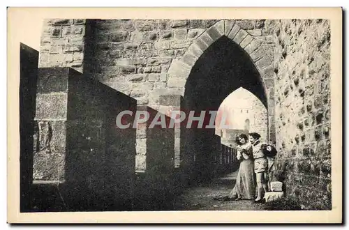 Cartes postales Chateau La Cite de Carcassonne au Moyen Age Causerie amoureuse dans les Lices