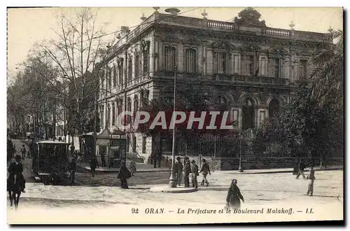 Cartes postales Oran La Prefecture et le boulevard Malakoff Tramway