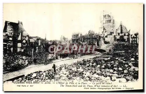 Cartes postales Militaria Arras L'Hotel de Ville et la place