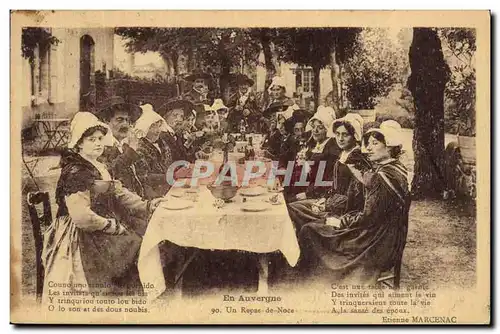 Cartes postales Folklore Auvergne Un repas de noce Mariage