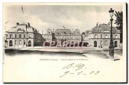 Cartes postales Poitiers Place et Hotel de la Prefecture