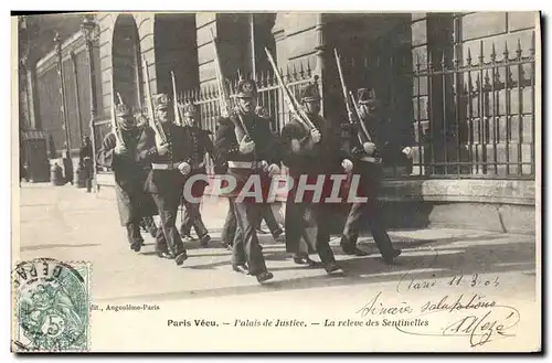 Cartes postales Palais de Justice Paris Vecu La releve des sentinelles Militaria TOP