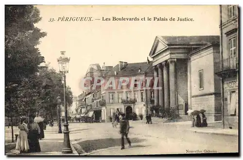 Cartes postales Perigueux Les boulevards et le Palais de justice