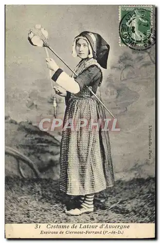 Cartes postales Folklore Costume de Latour d'Auvergne Environs de Clermont Ferrand