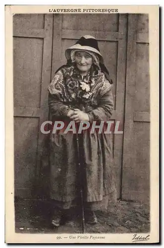 Cartes postales Folklore Auvergne Une vieille paysanne