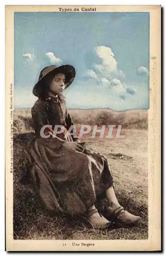 Cartes postales Folklore Types du Cantal Une bergere