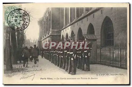 Cartes postales Paris Vecu La Garde montante au palais de justice Militaria