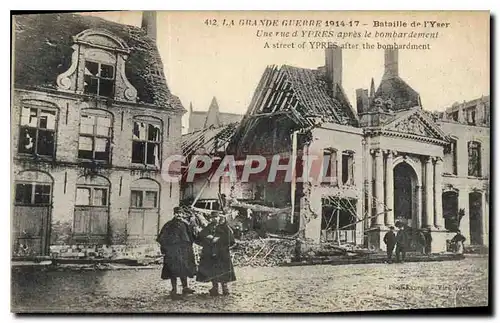 Cartes postales Militaria Bataille de l'Yser Une rue d'Ypres apres le bombardement