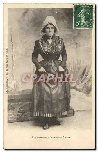 Cartes postales Folklore Auvergne Costume de Cournon