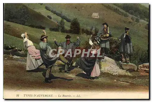 Cartes postales Folklore Types d'Auvergne la Bourree