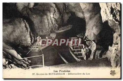 Ansichtskarte AK Les Pyrenees Grottes de Betharranm Debarcadere du lac