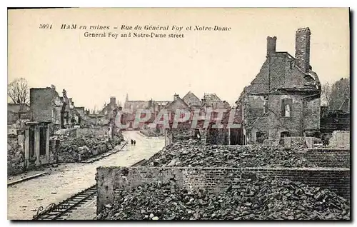 Cartes postales Militaria Ham en ruines rue du General Foy et Notre Dame