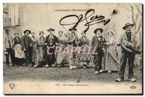 Cartes postales Folklore L'Auvergne Pittoresque une noce Auvergnate