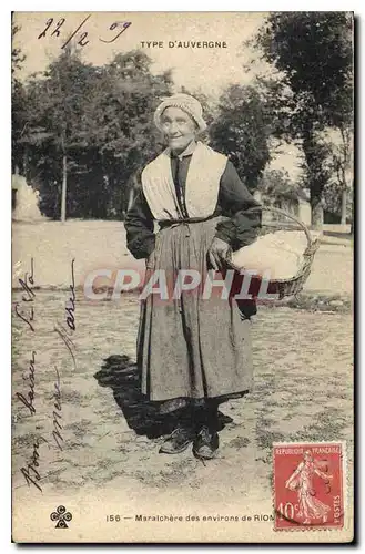 Cartes postales Folklore Type d'Auvergne maraichere des environs de Riom